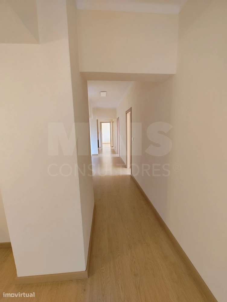 Apartamento remodelado T4 em Rio Maior com 147m2 - Grande imagem: 4/22