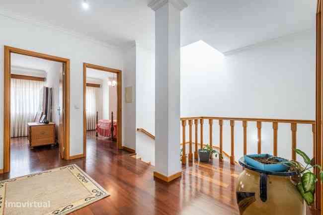 Espetacular Moradia em Banda T4 com jardim  em Sequeira - Braga-10