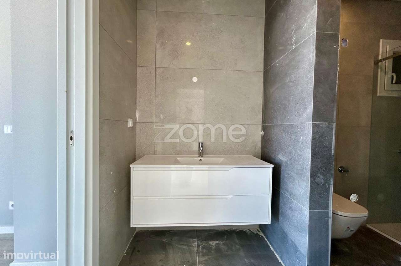 Moradia T4 com piscina, suíte e garagem em Azeitão-26