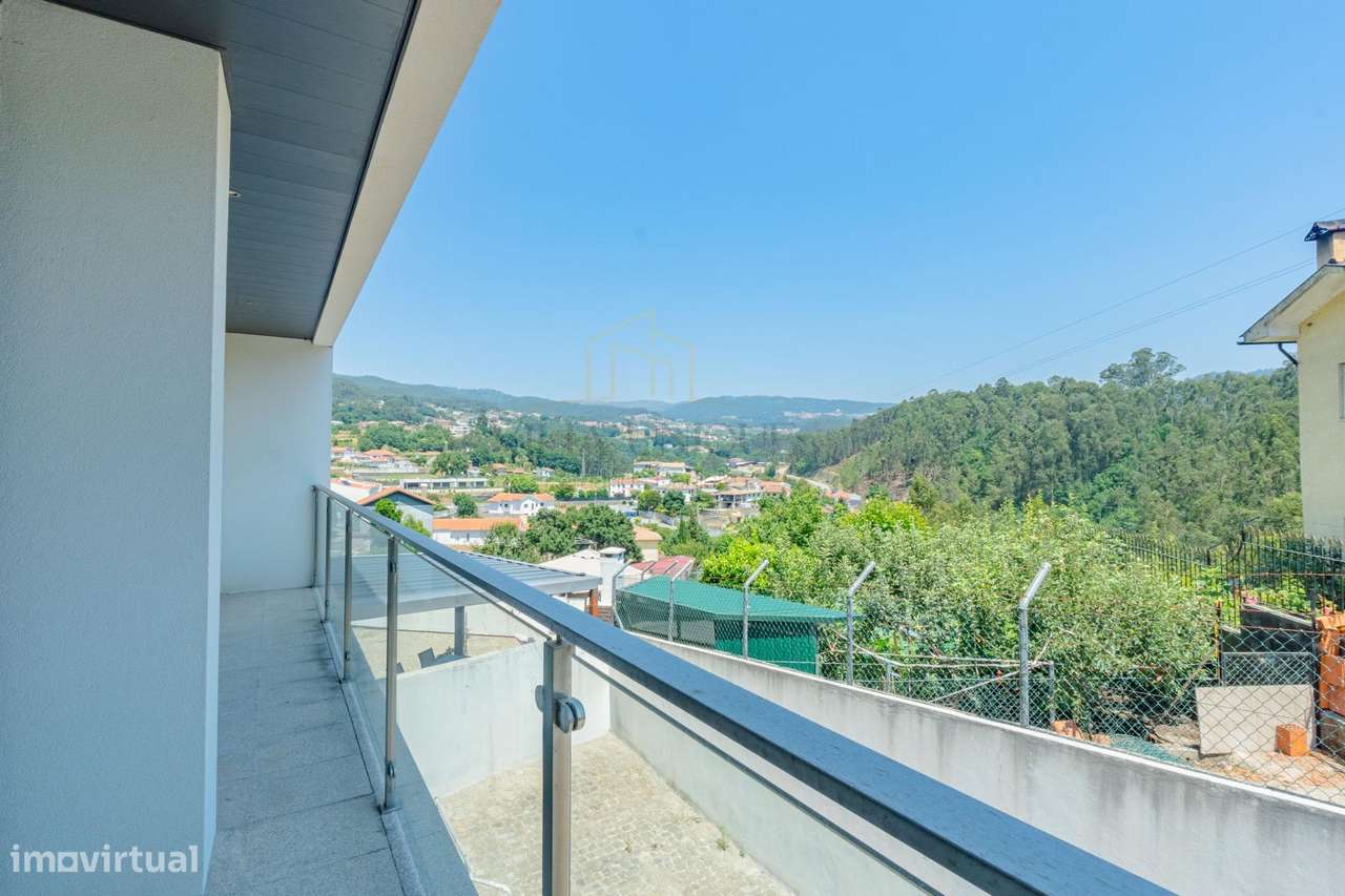 Moradia T4 Moderna com 3 Suítes em Terreno de 460m2-28