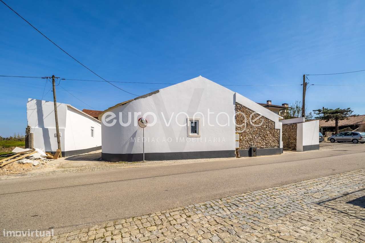 Moradia T2 + T1 em Souto de Cima - Leiria-15