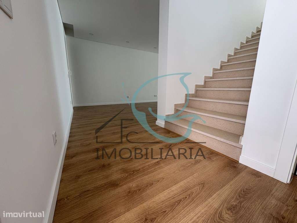 Moradia T3 com acabamentos de Luxo e Piscina - Quinta da Amizade-36