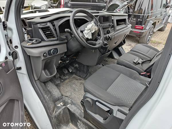 Ford Transit MK8 Lift L3H2 2.0Tdci 130km 2023 r Klima Grzana szyba  Esp Euro 6 Pdc Przod Tyl Oryginalny Przebieg 11 tys  Led Tempomat Skórzana Kierownica - 13