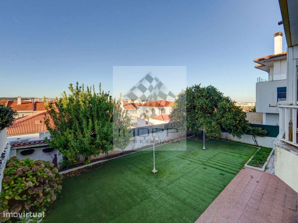 Moradia de Excelência na Amadora - Exclusividade, Conforto e Locali...-16