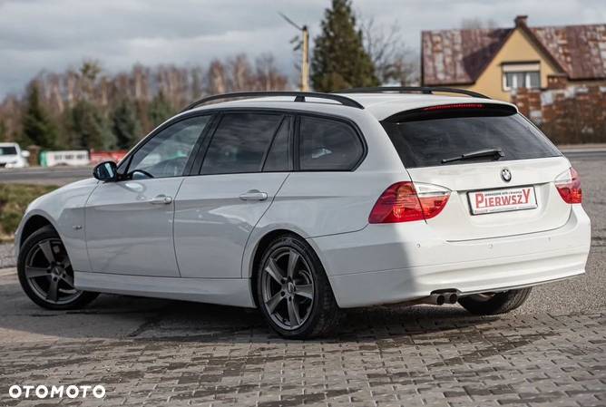 BMW Seria 3 325xi - 9