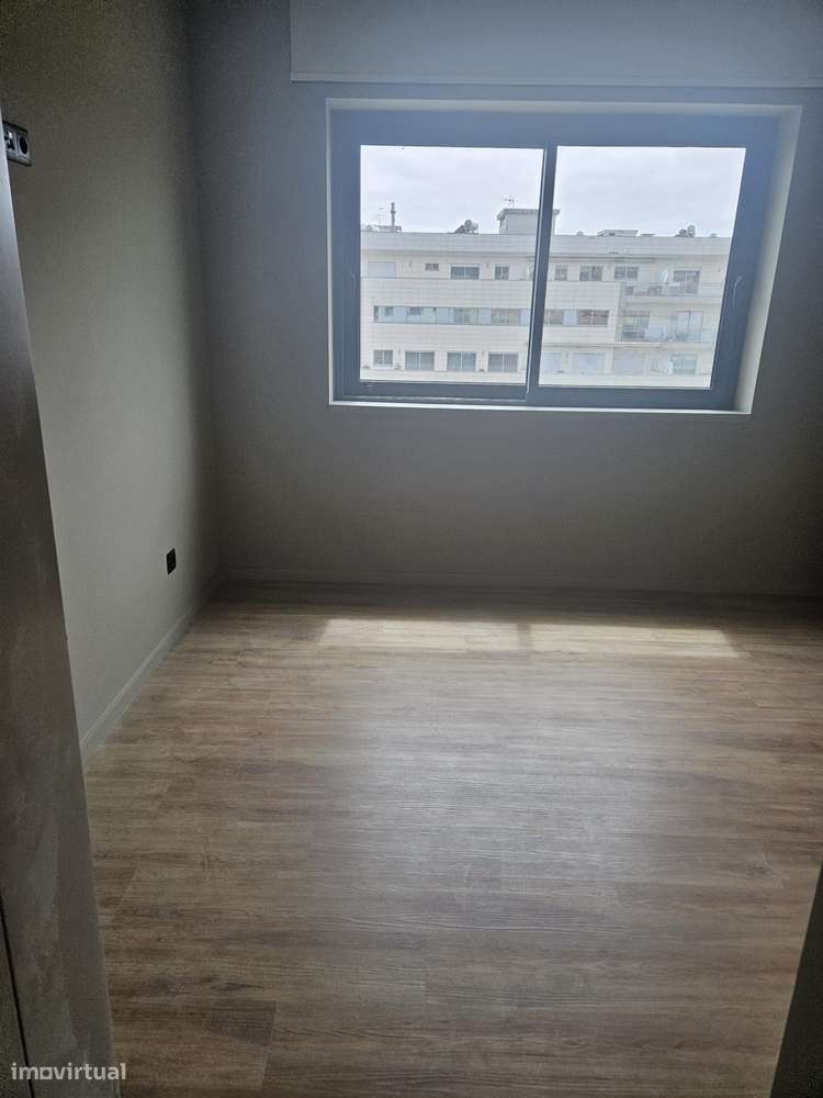 Moradia T4 com Piscina e Jardim-36