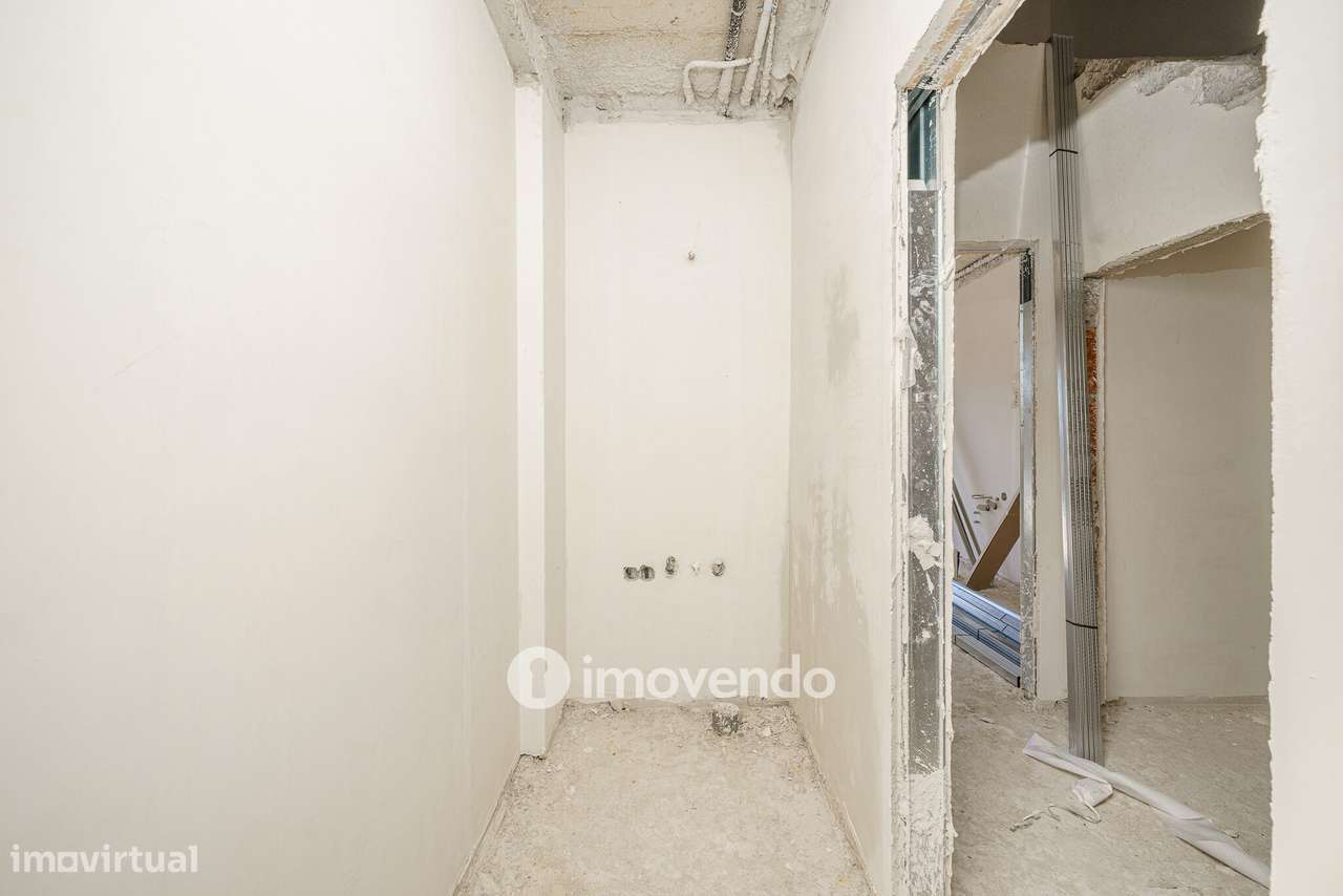 Moradia geminada T3+1 em fase de construção, em Pinhal de Frades-9