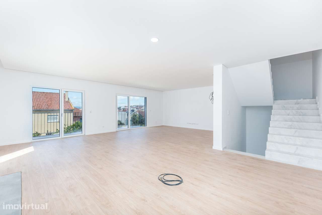 Moradia Nova | PISCINA | 3 Suites | Garagem e Jardim-10