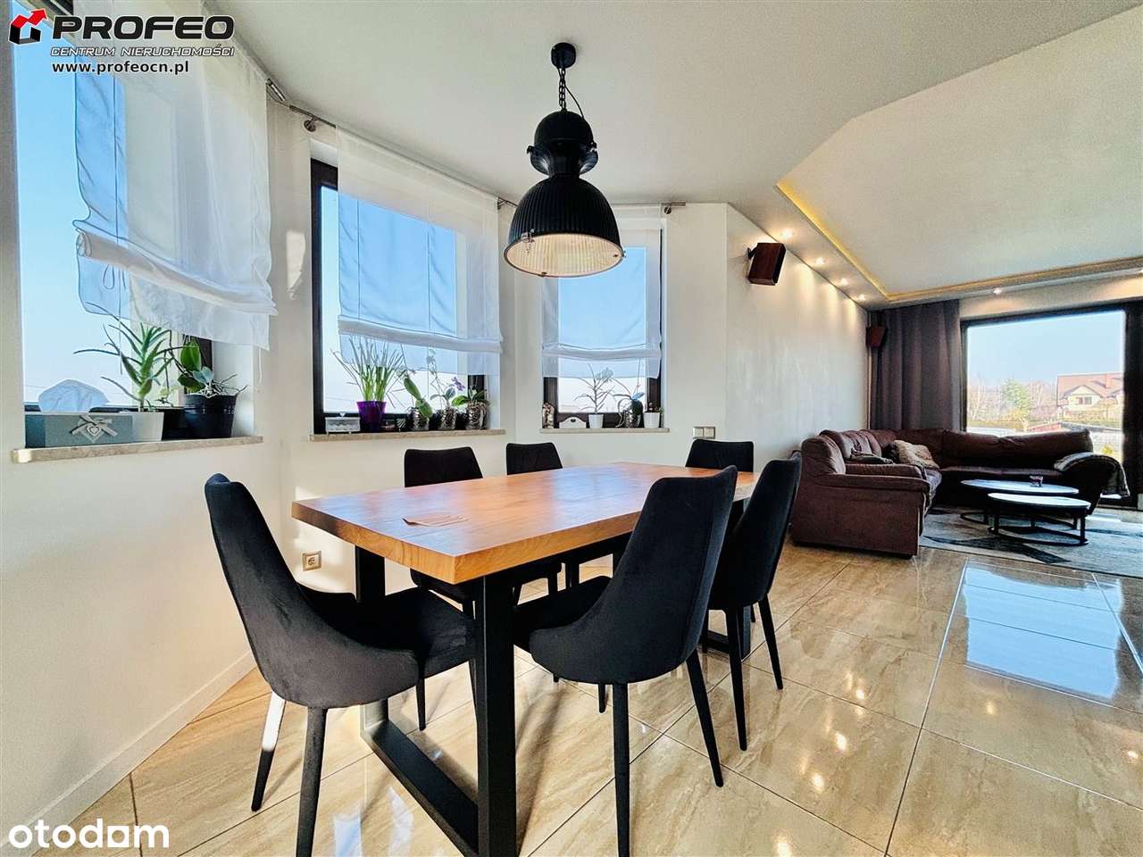 Wysoki standard i lokalizacja to wizytówka domu!-12