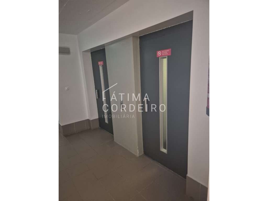 T2 situado no Monte da Caparica, 3º andar em prédio com elevador-28
