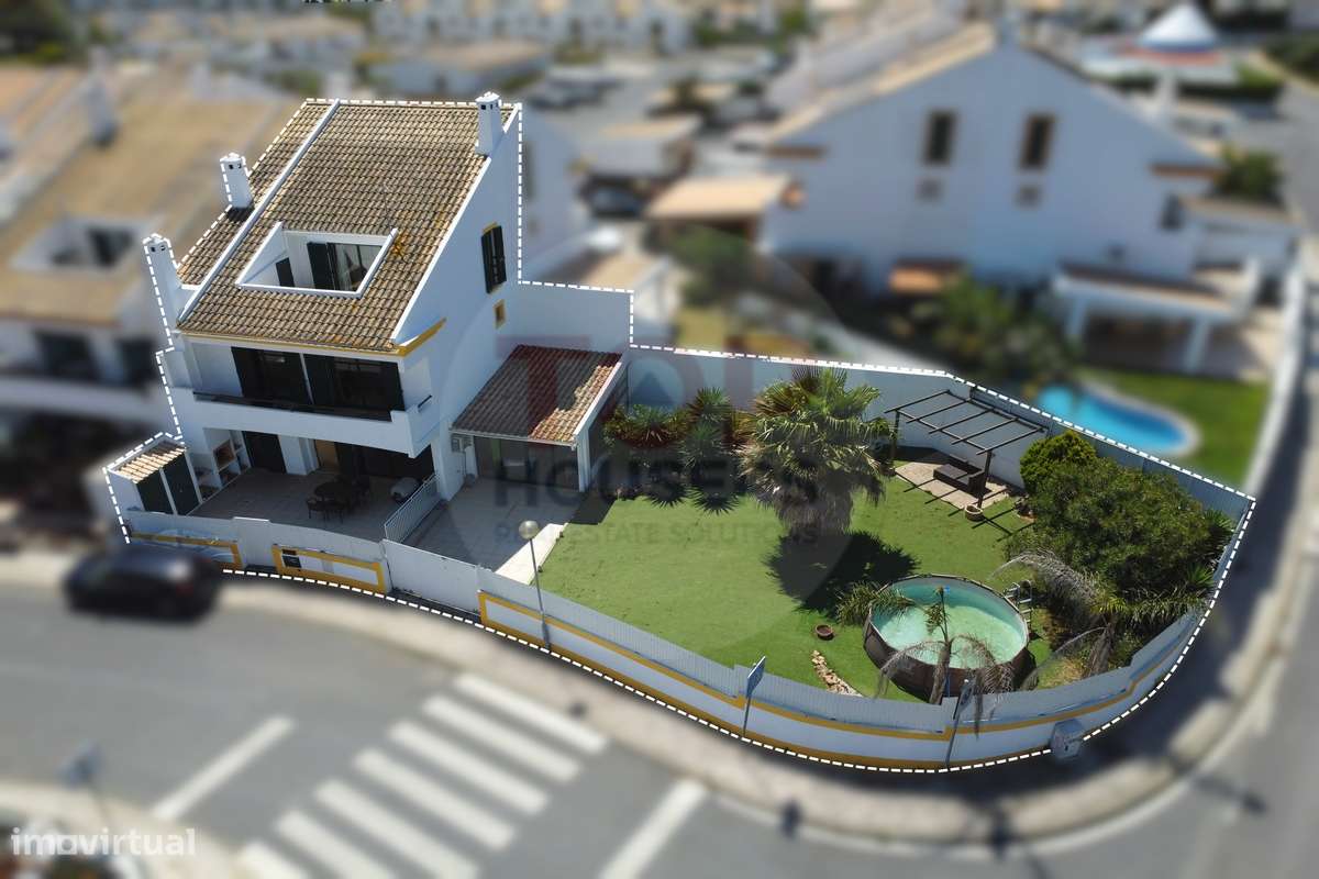Moradia V3 em Albufeira - Grande imagem: 1/53