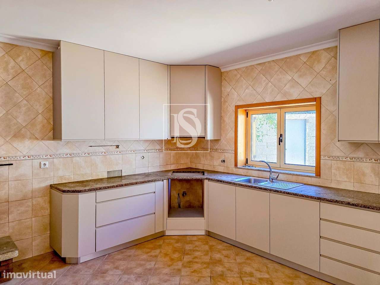 MORADIA T4 EM PEDRA EM BAIÃO - Completamente Requalificada - Grande imagem: 4/24