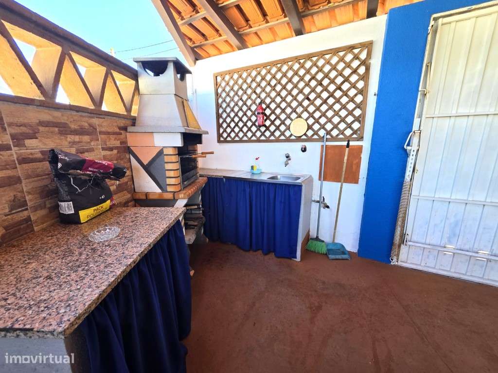 Moradia T2 com piscina, muito perto da Praia da Amieira-22