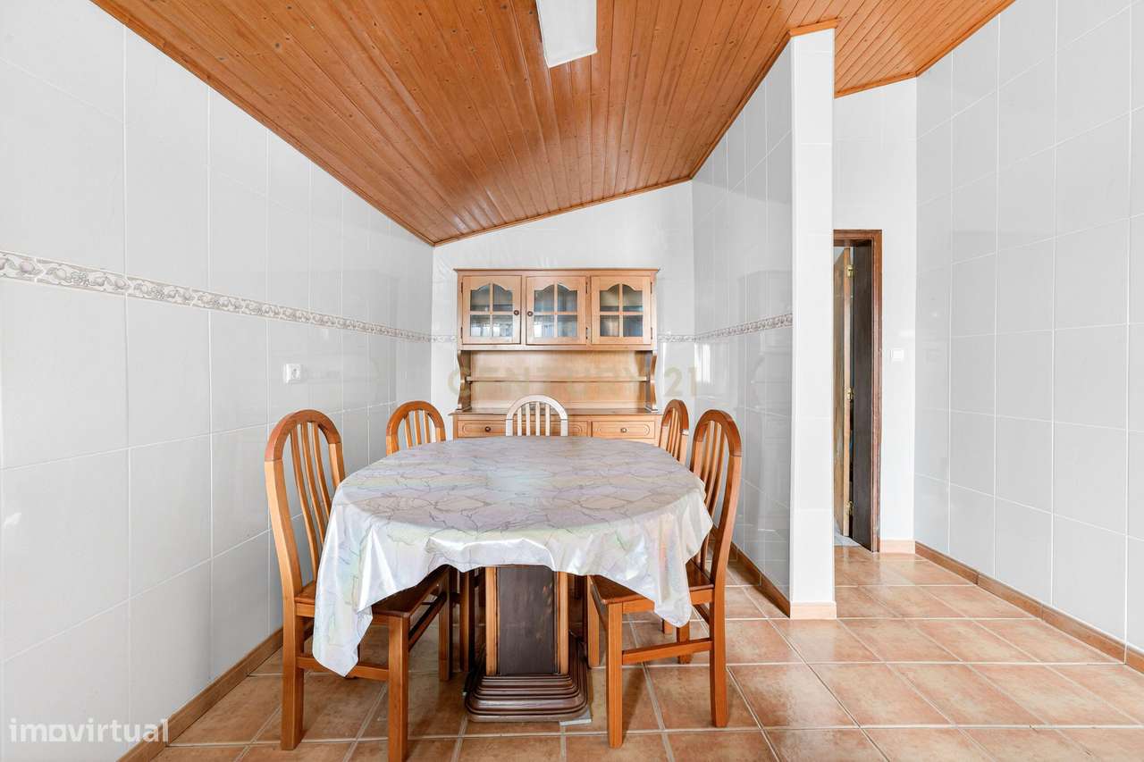 Oportunidade Única: Moradia T2 Tradicional nas Achadas da Cruz - Grande imagem: 5/17