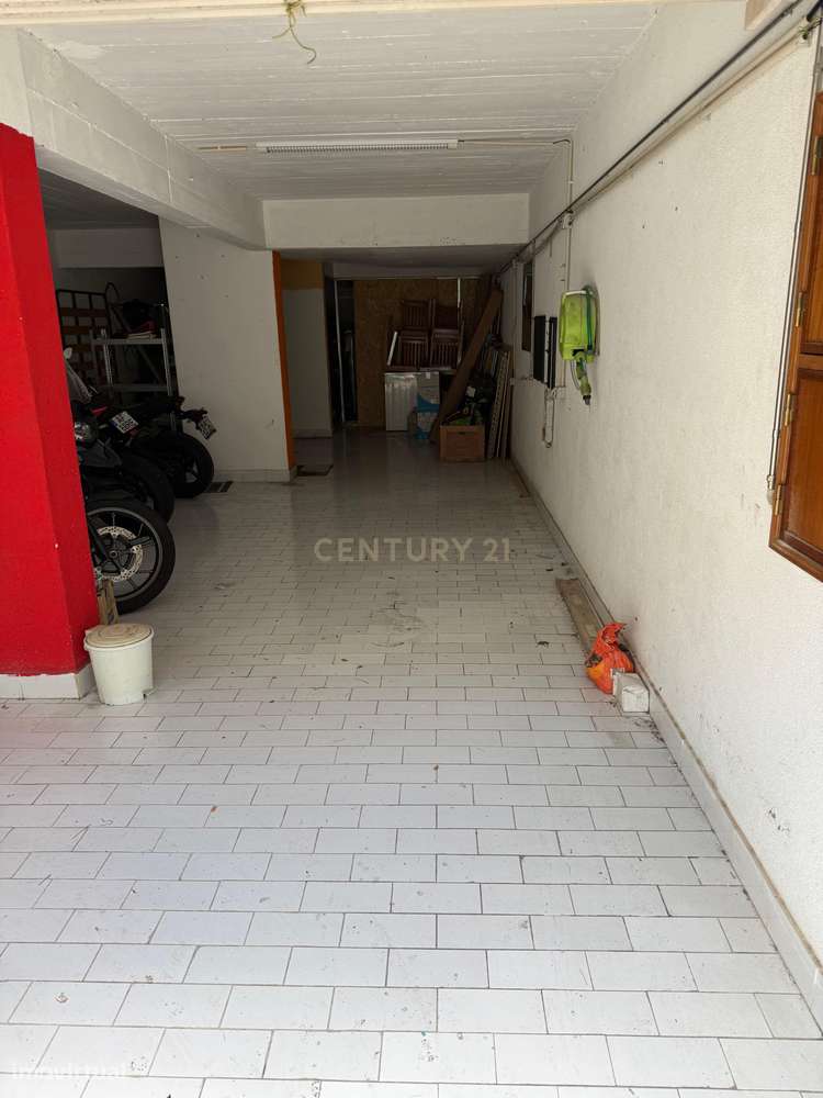 Garagem, Algueirão-Mem Martins, Rua Francisco Salgado Zenha - Tapada das Mercês - Grande imagem: 5/7