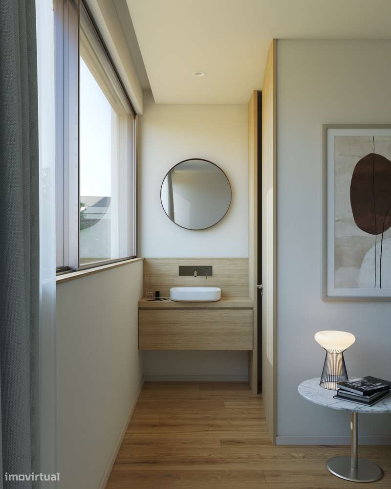 Bom T3 próx. da praia, 2 suites, sala com varanda e BOX (2 Carros)-8