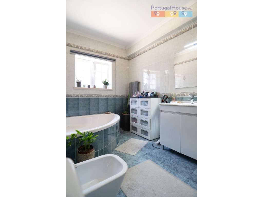 Moradia independente T3 com anexo T2 e 5.000 metros de terreno.-22