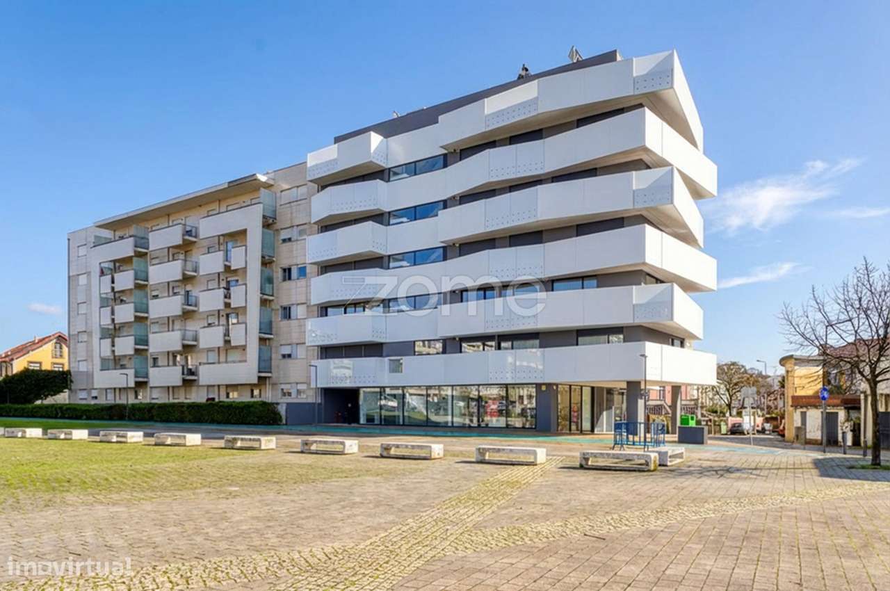 APARTAMENTO T6 DE LUXO NO EDIFÍCIO ALAMEDA –  TROFA - Grande imagem: 2/22