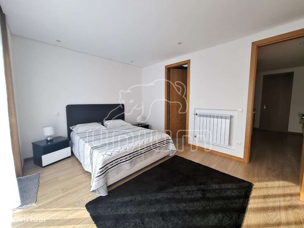 Fabulosa Moradia Geminada T3 com Jardim-16