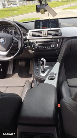 BMW Seria 3 320d Touring Luxury Line - 31
