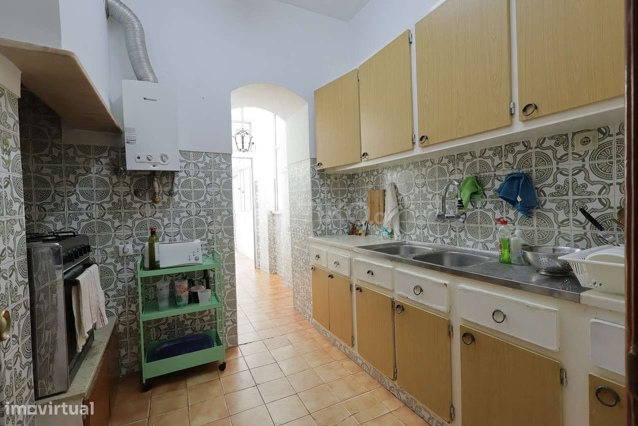 T3 EM ARROIOS – OPORTUNIDADE PARA ARRENDAMENTO A ESTUDANTES (4 A 5 QUA-18