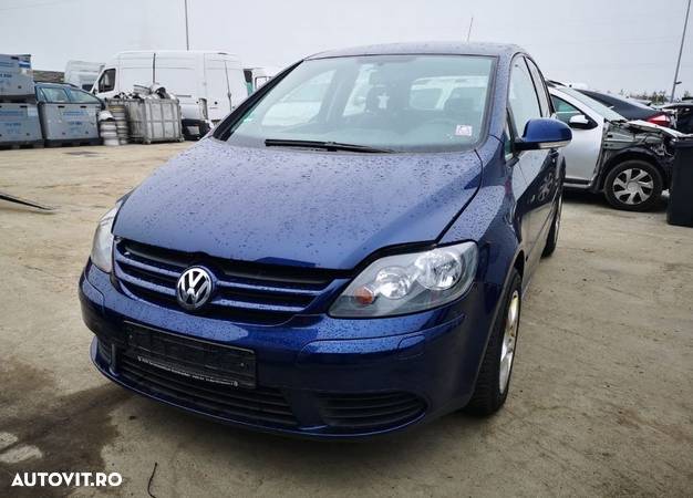 Aripa stanga Volkswagen Golf 5 PLUS 2007 - 2