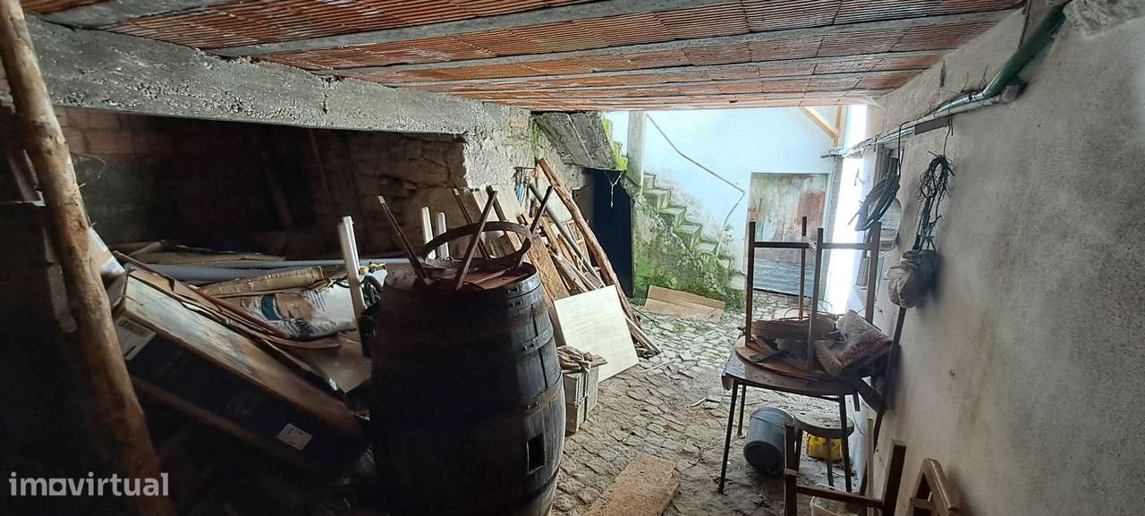 Moradia para restaurar T2 em Miranda do Douro-18