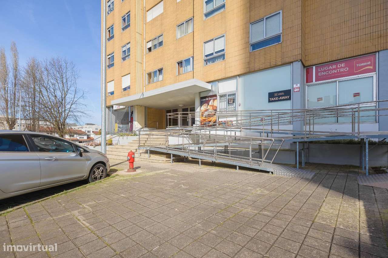 Apartamento T3 Totalmente Renovado em Gueifães – Excelente...-36