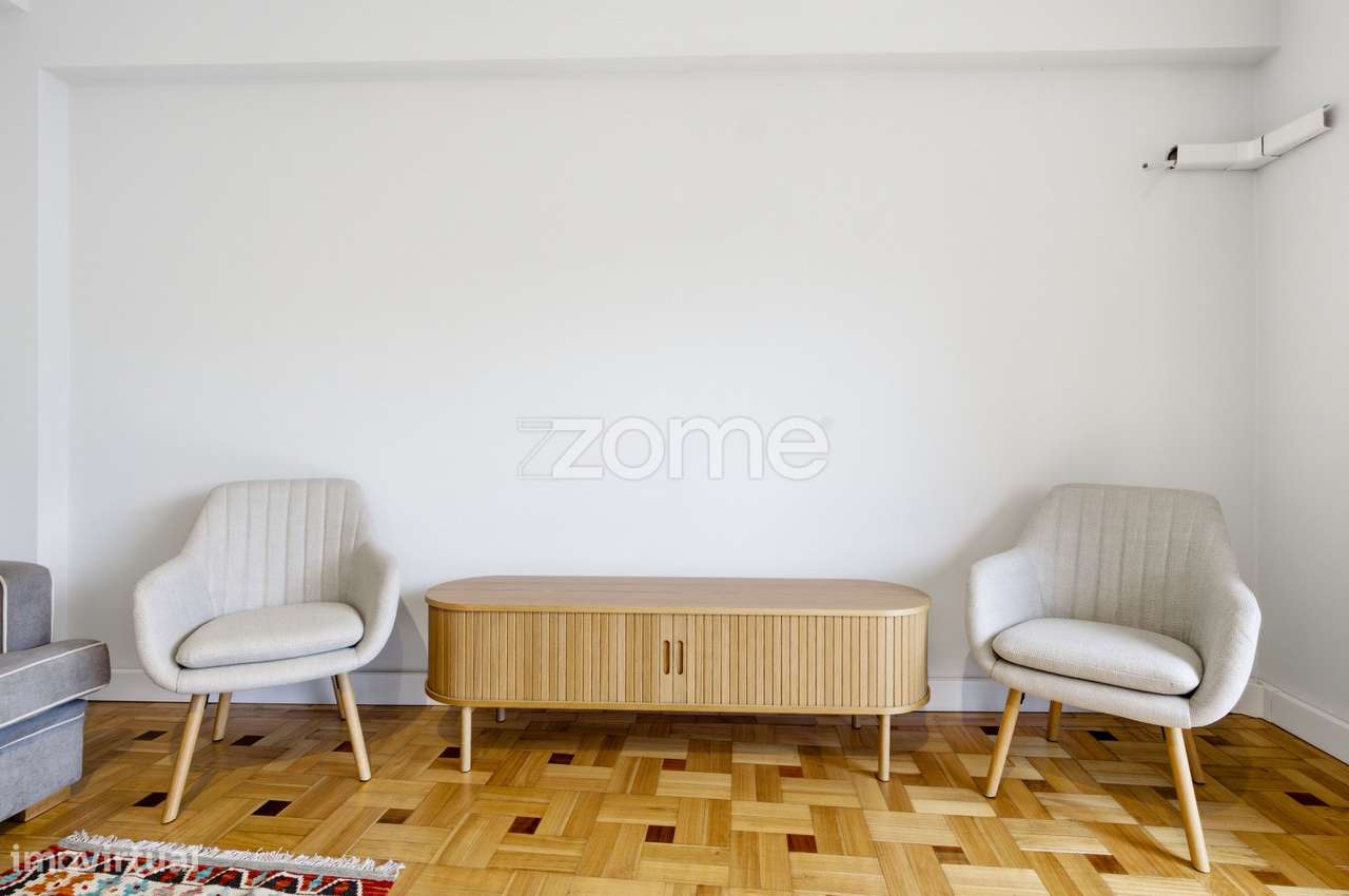 T2+1 Remodelado com Varanda em Cedofeita, Porto - Grande imagem: 5/23