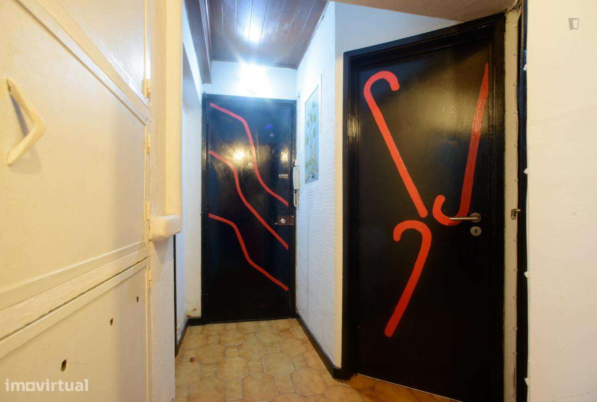 Quarto - localizado em Olivais Lisbon - Grande imagem: 3/8