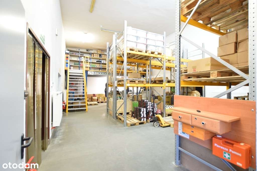 Budynek handlowo-magazynowy z dużym parkingiem - Pełny obrazek: 4/10