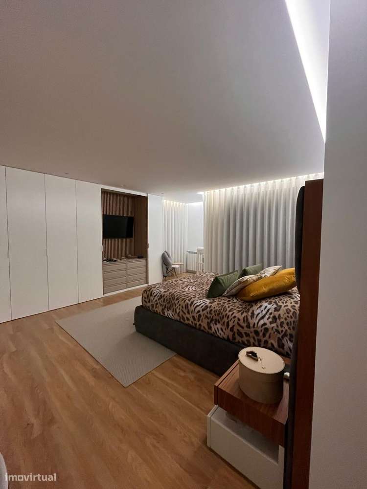 Moradia de Luxo com Piscina borda Infinita e 17.000 m² de Terreno-28