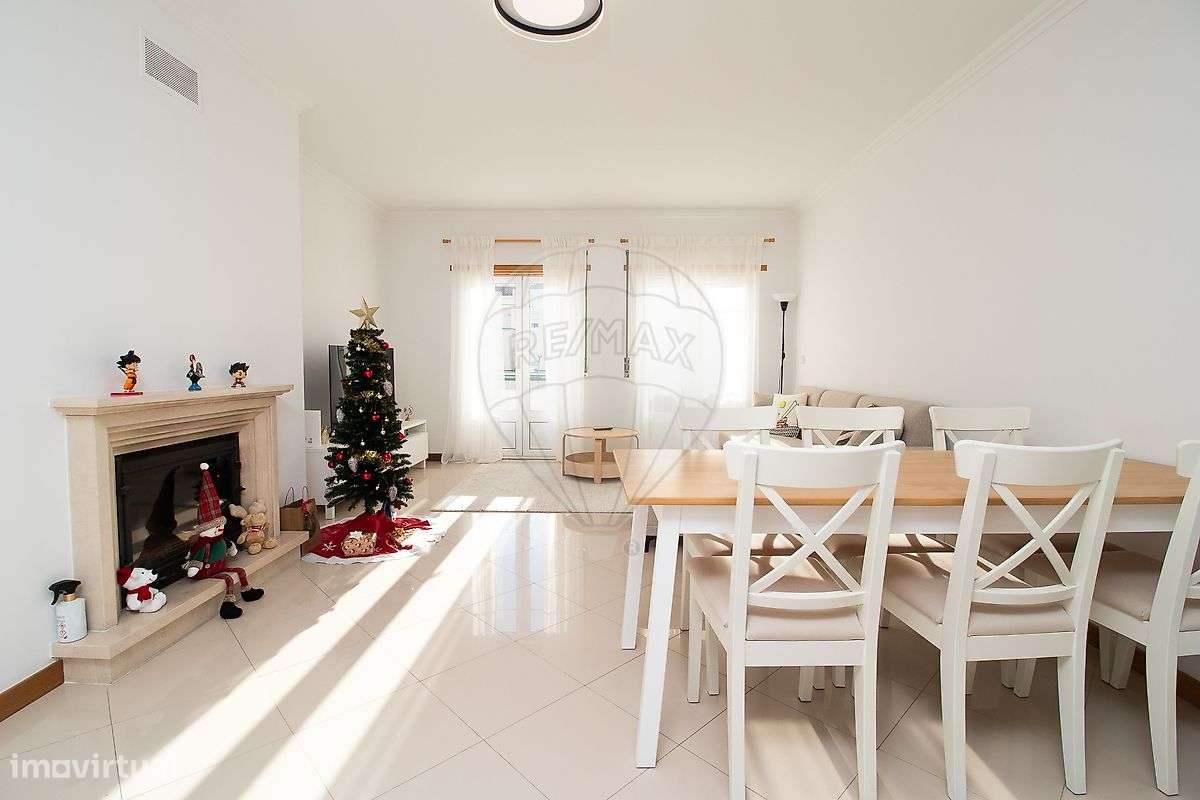 Apartamento T2 para arrendamento - Grande imagem: 2/27