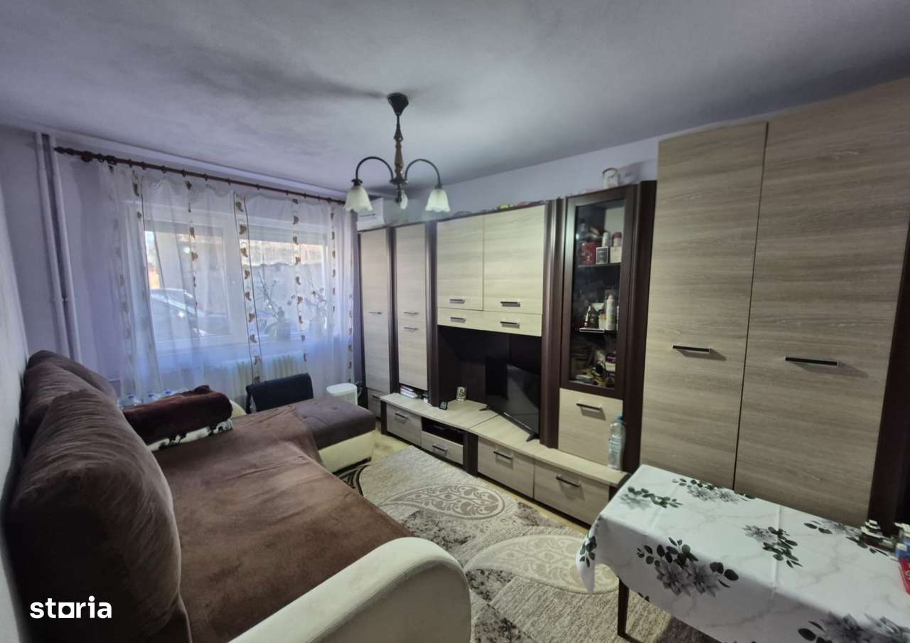 Apartament 2 camere Zona  Intim, parter-1
