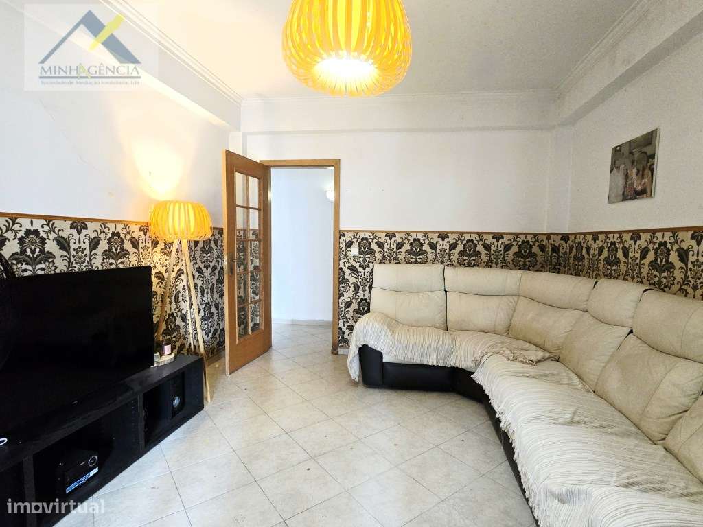 Apartamento T3 com terraço e garagem no Bairro Dias em Setúbal-7