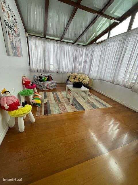 Apartamento T4 Duplex c/ garagem fechada p/ 2 carros.-15