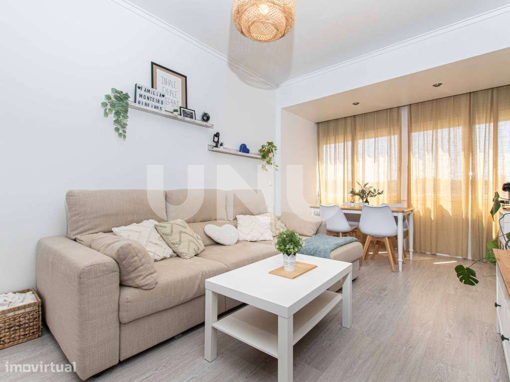 Apartamento T2 remodelado em Vialonga!-5