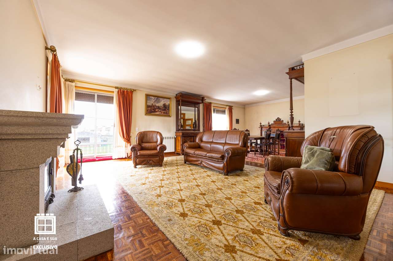 Moradia T4 em terreno com 2.479 m² - Exclusivo - Grande imagem: 3/60