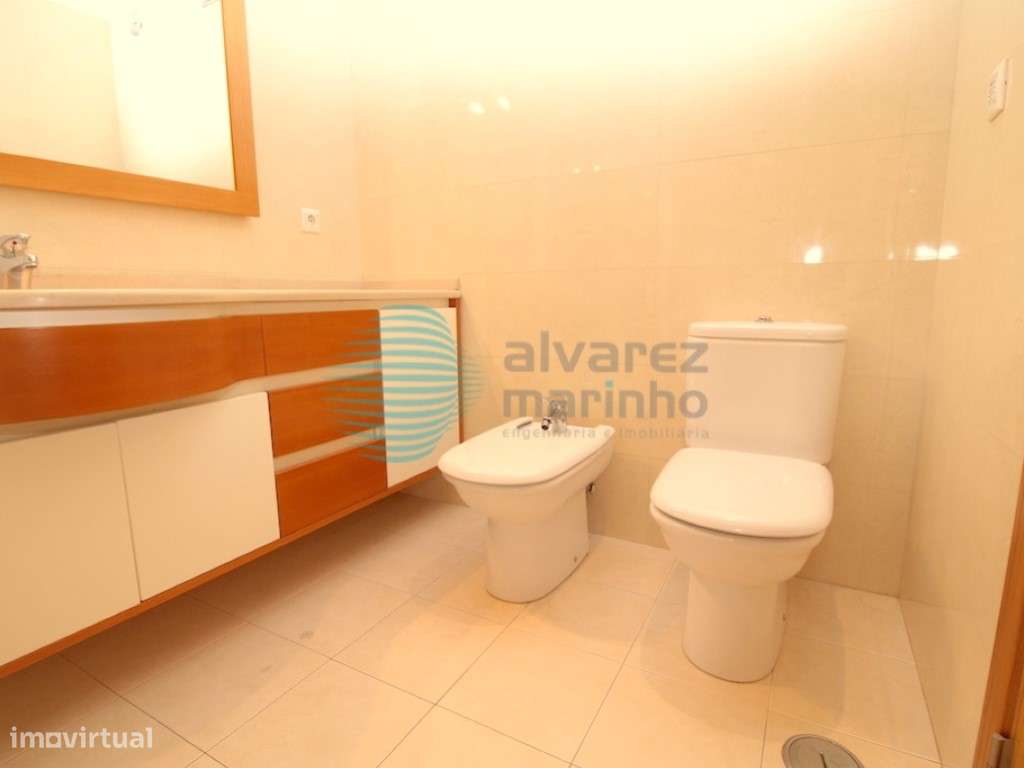 Apartamento T4, com 3 lugares de estacionamento, Parque das Nações-20