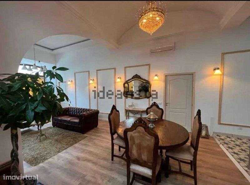 Moradia tradicional totalmente renovada no coração de Olhão - Grande imagem: 5/12