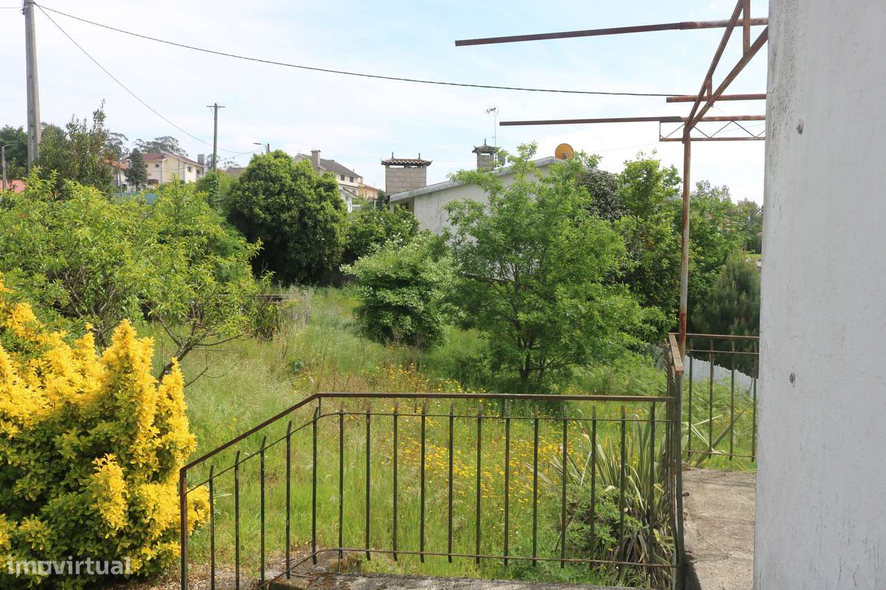 Moradia isolada com jardim e terraço em Amares-8