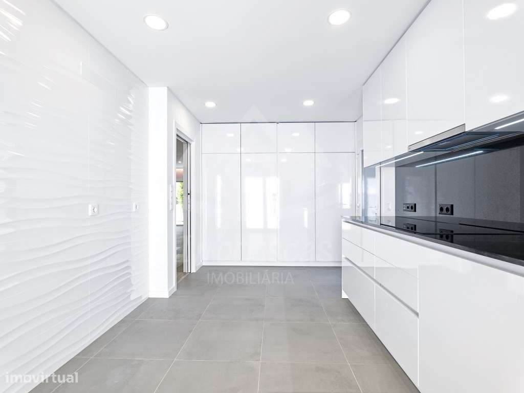 Moradia V4 Nova de Luxo com Rooftop e Vista Rio | Santa Iria de Azóia-44