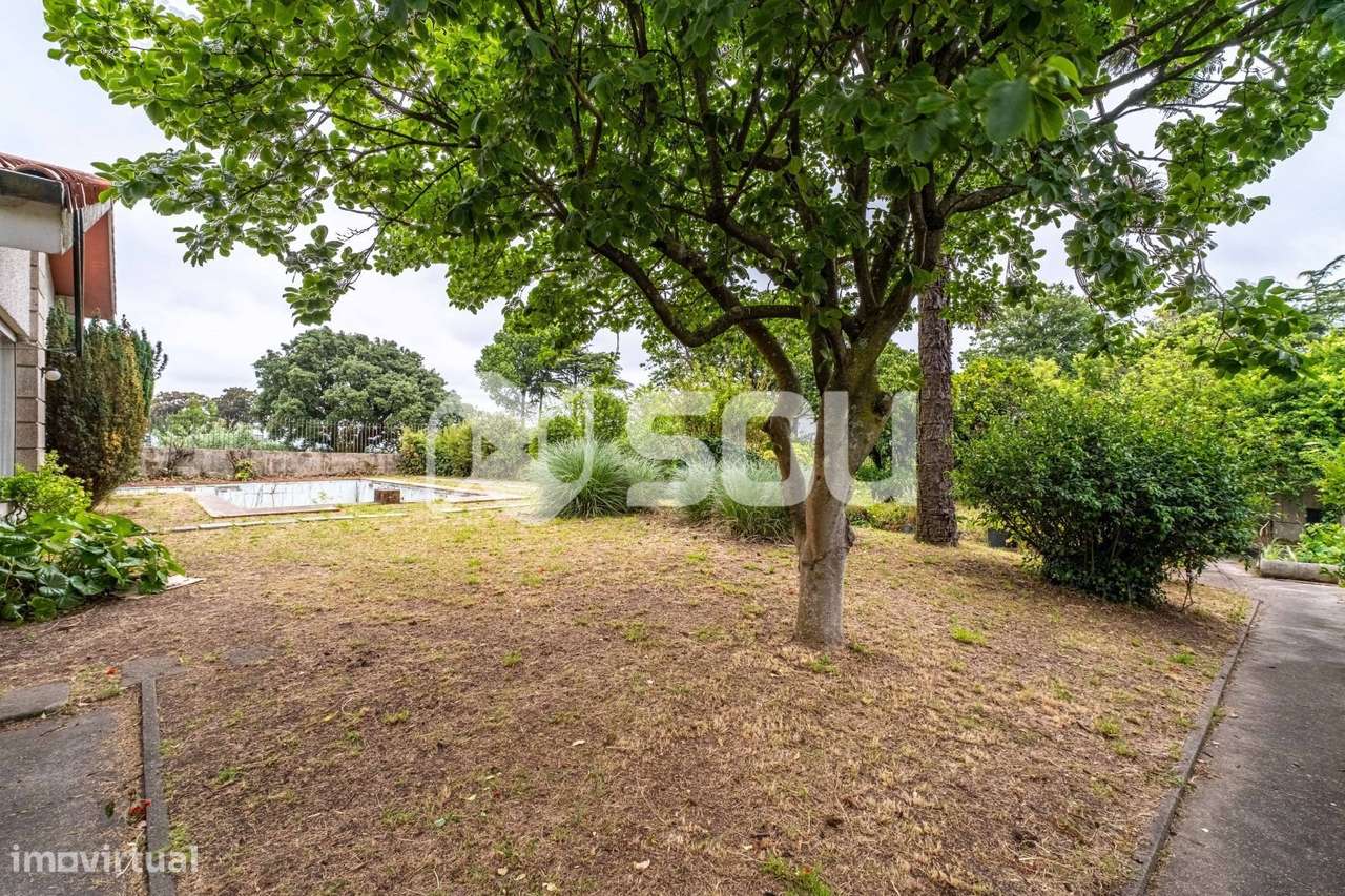 Casa Senhorial T7 num Lote de 3.320m² em Leça do Balio com-43