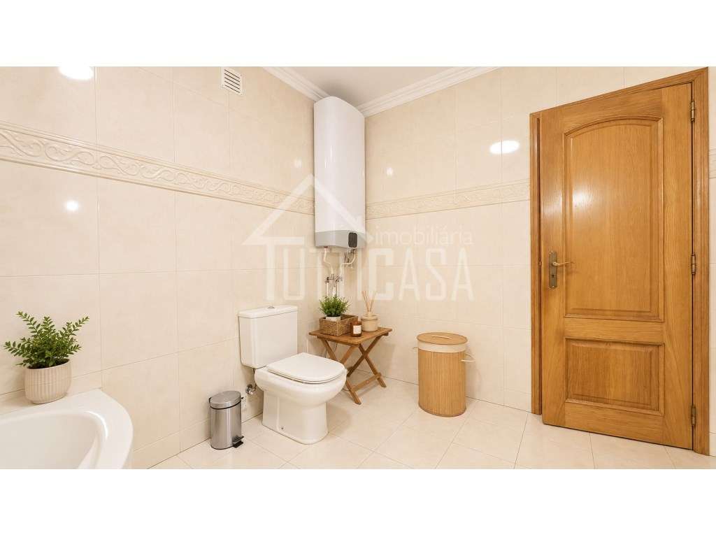 Apartamento T3 em Alcainça com parqueamento para 3 viaturas-9