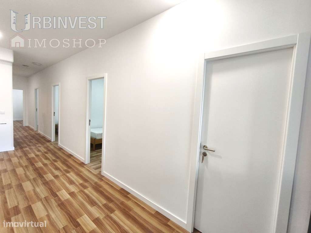 Loja Comercial Totalmente Remodelada no Centro de Quarteira, Algarve-12