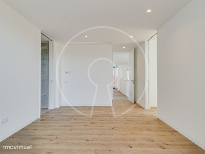 Luxuosa moradia T6 contemporânea em Birre-38