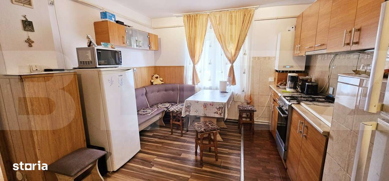 Apartament de vanzare, cu 3 camere, decomandat, 68mp, parter inalt - Imagine principală: 2/8