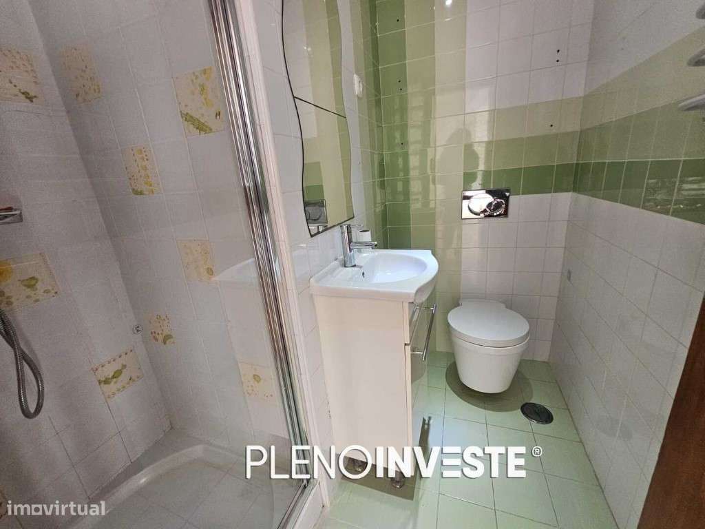 Apartamento T4 transformado em t3 na cova da piedade Almada-17
