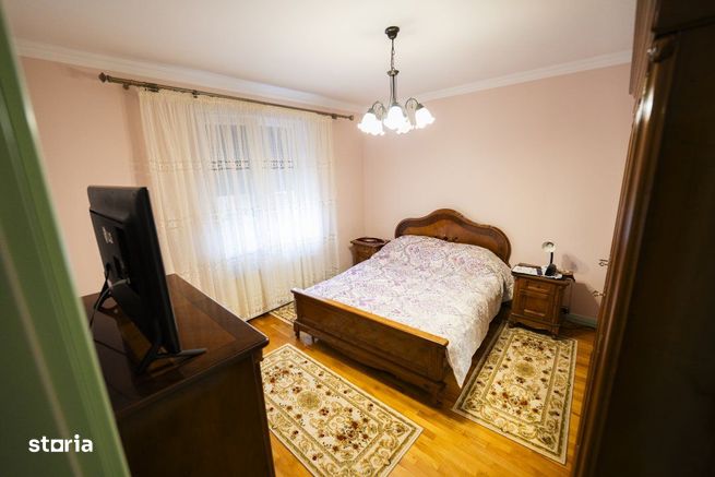 Casa cu personalitate Strada Spania-12