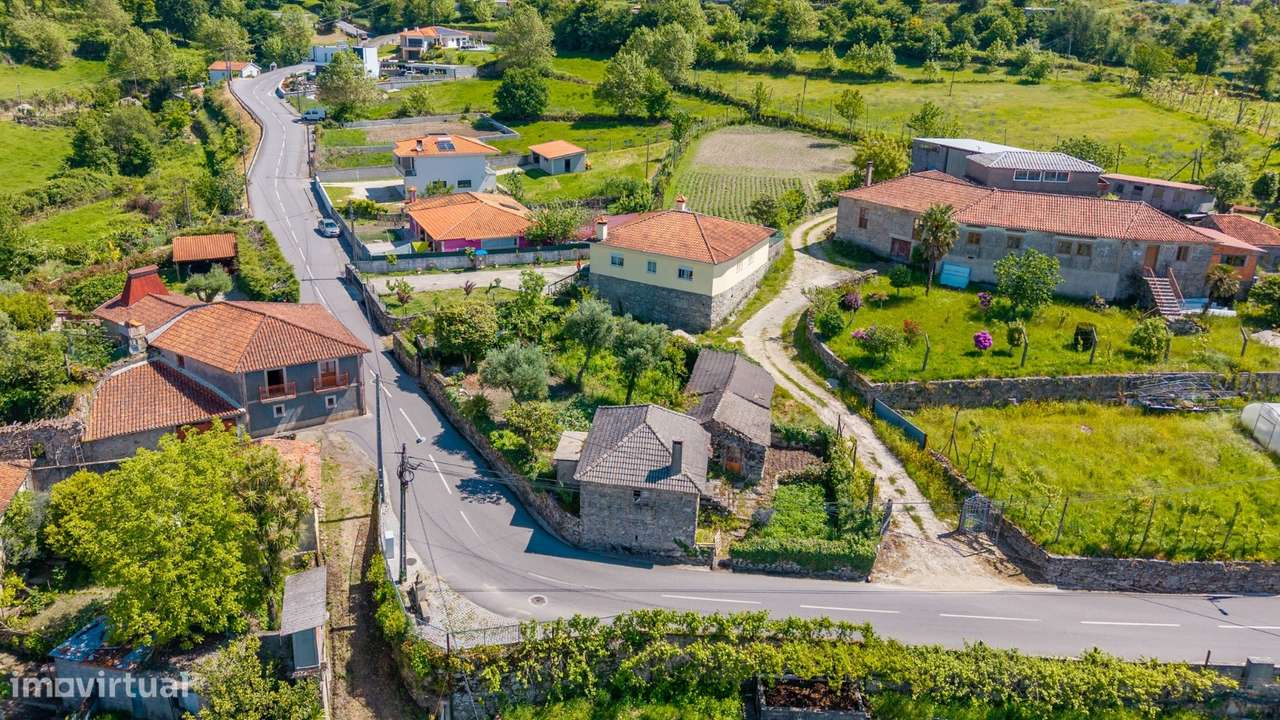 Moradia para Restaurar T3 Venda em Cabeceiras de Basto,Cabeceiras de B-10